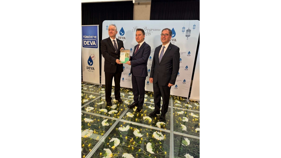 İnegöl Kent Gönüllüleri’nden Babacan’a İl Olma Raporu ve Rozet Takdimi